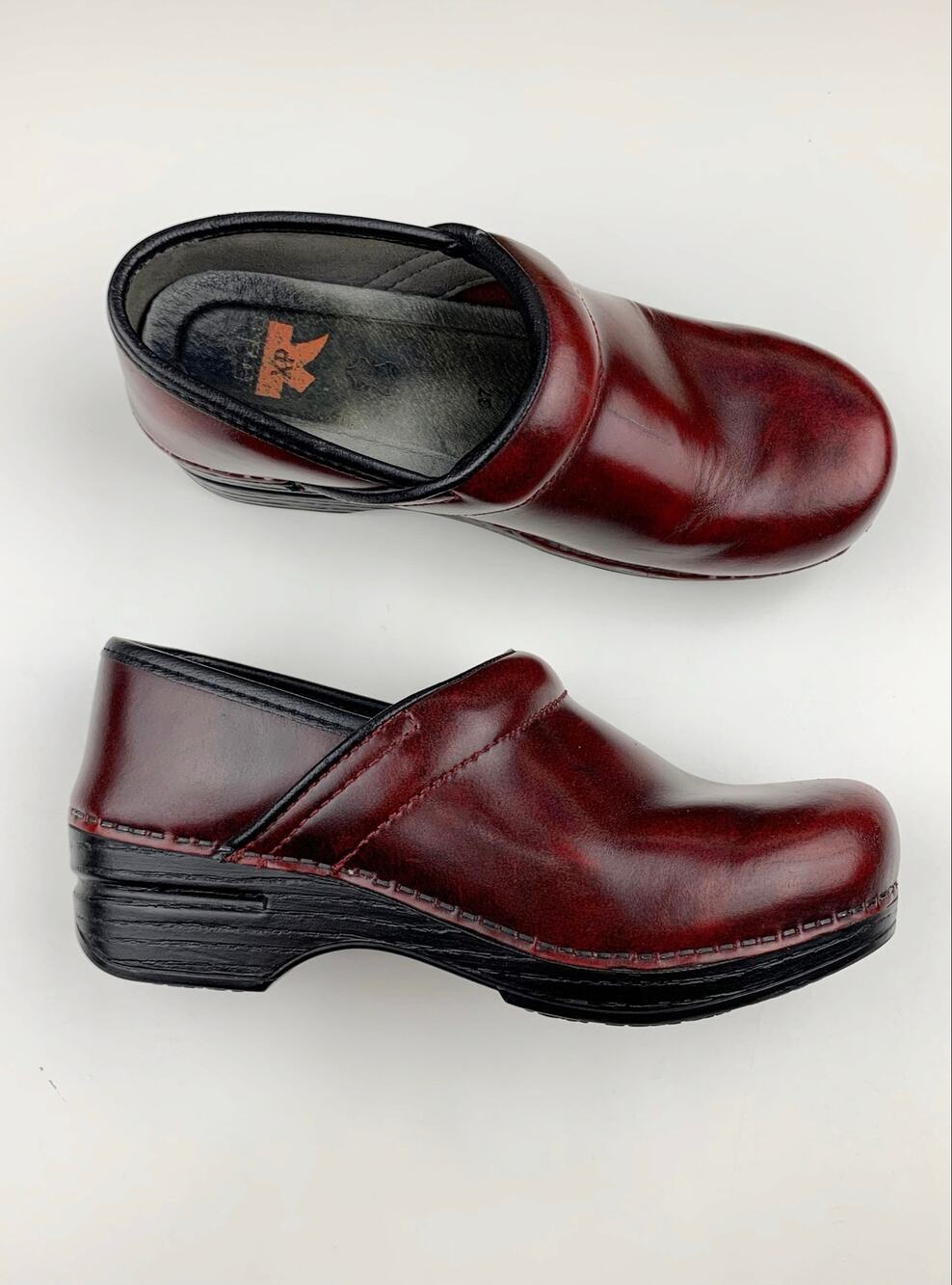 Dansko Red Leather Professional Clogs Slip On Comfort Shoes Women's 37 US 6.5 7